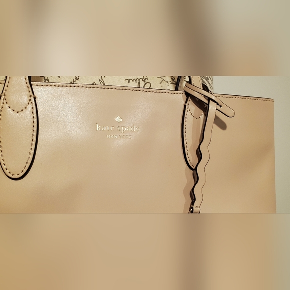 KATE SPADE Elegant Tan/ Cream Tote Bag. - Picture 2 of 14